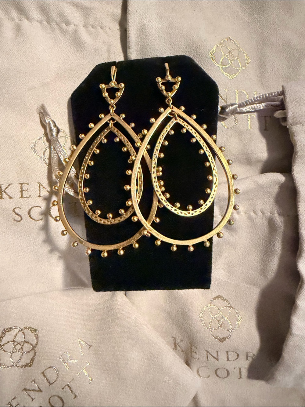 Kendra Scott Rumer Open Frame Earrings in Vintage Gold